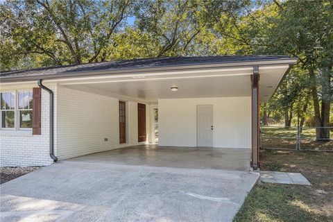 A home in Powder Springs