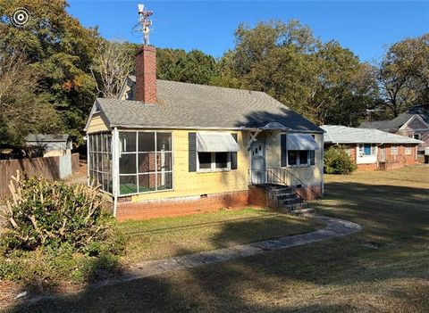 Homes For Sale - 76 Fayetteville Road<br/> Fairburn, GA 30213