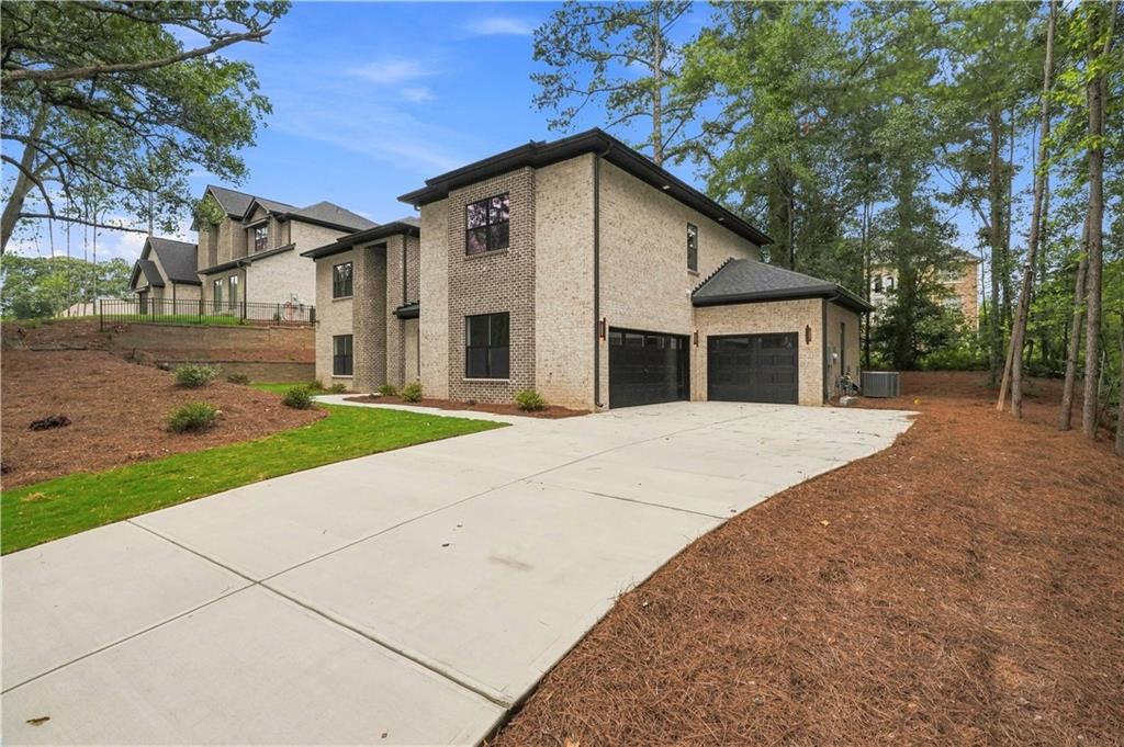 922 Artistry Way