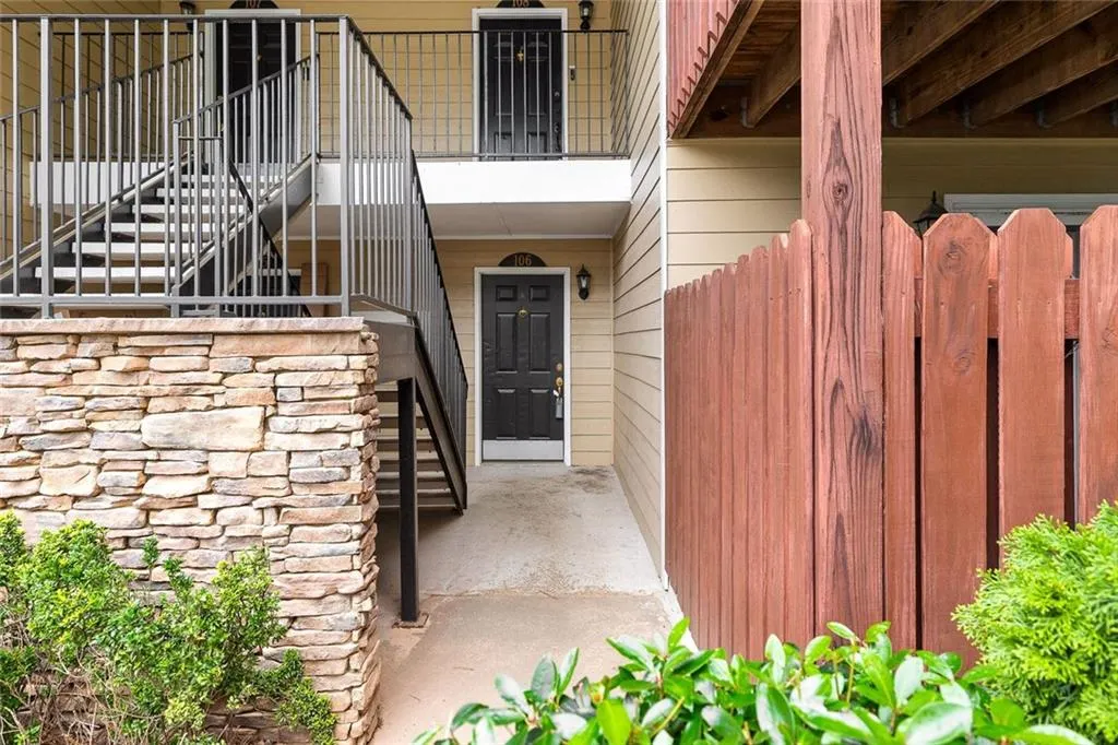 Sandy Springs, Georgia 30328, United States, 3 Bedrooms Bedrooms, ,2 BathroomsBathrooms,Residential,Active,154565