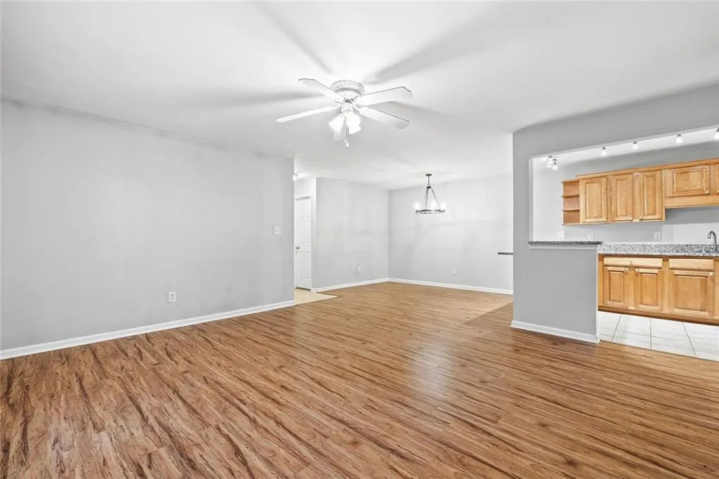 Sandy Springs, Georgia 30328, United States, 3 Bedrooms Bedrooms, ,2 BathroomsBathrooms,Residential,Active,154565