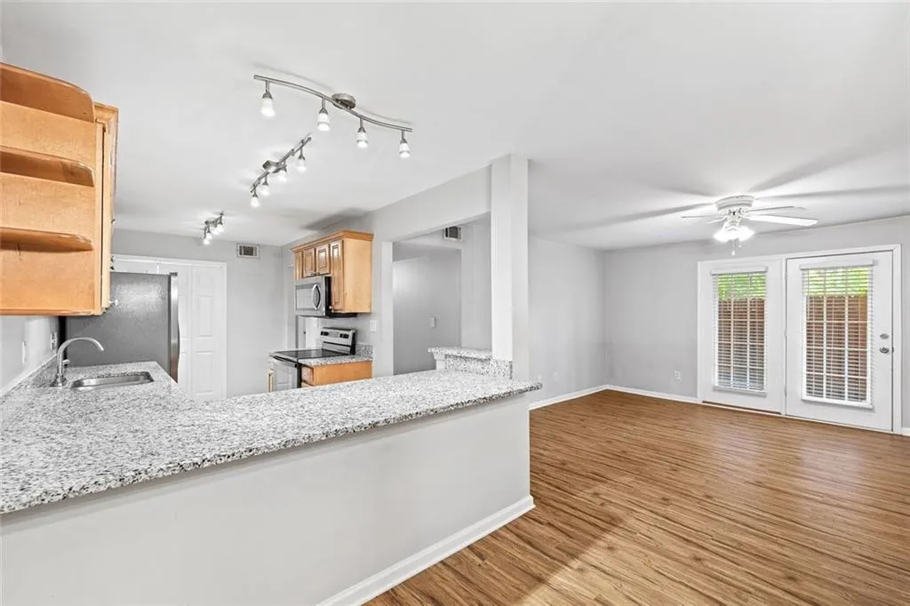 Sandy Springs, Georgia 30328, United States, 3 Bedrooms Bedrooms, ,2 BathroomsBathrooms,Residential,Active,154565