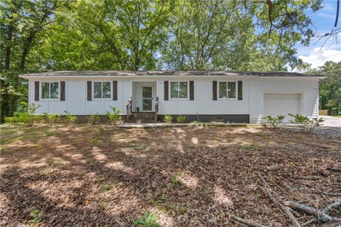 Homes For Sale - 10 Caroline Drive<br/> Stockbridge, GA 30281
