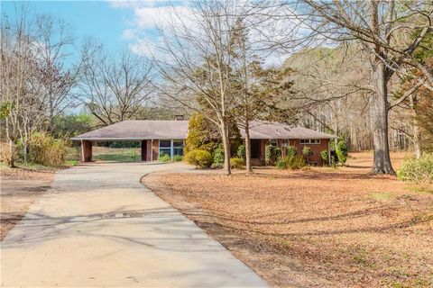 Homes For Sale - 2720 New Macland Road<br/> Powder Springs, GA 30127