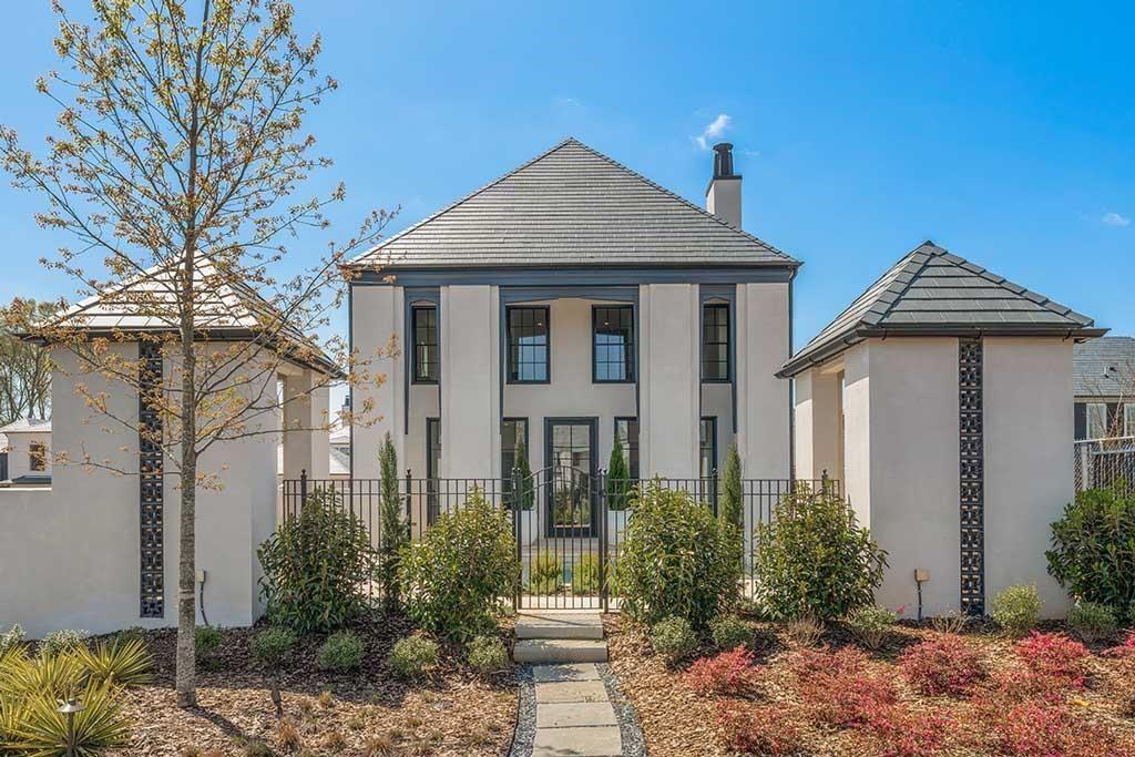 245 Roycroft Lane