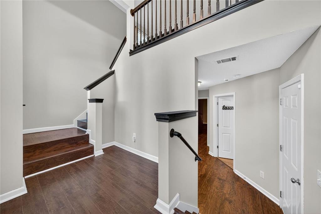 2907 Crest Ridge Court SW