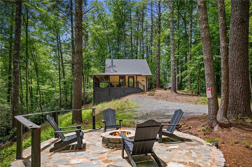 25 Hidden Ridge Court