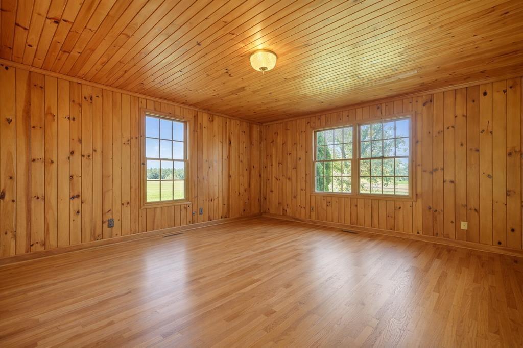 195 River St, Ellijay, GA, 30540, USA, 4 Bedrooms Bedrooms, ,4 BathroomsBathrooms,Residential,Active,195 River St,7723741