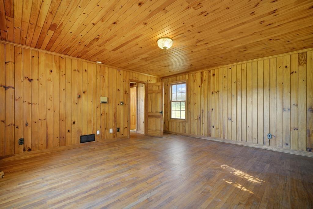195 River St, Ellijay, GA, 30540, USA, 4 Bedrooms Bedrooms, ,4 BathroomsBathrooms,Residential,Active,195 River St,7723741