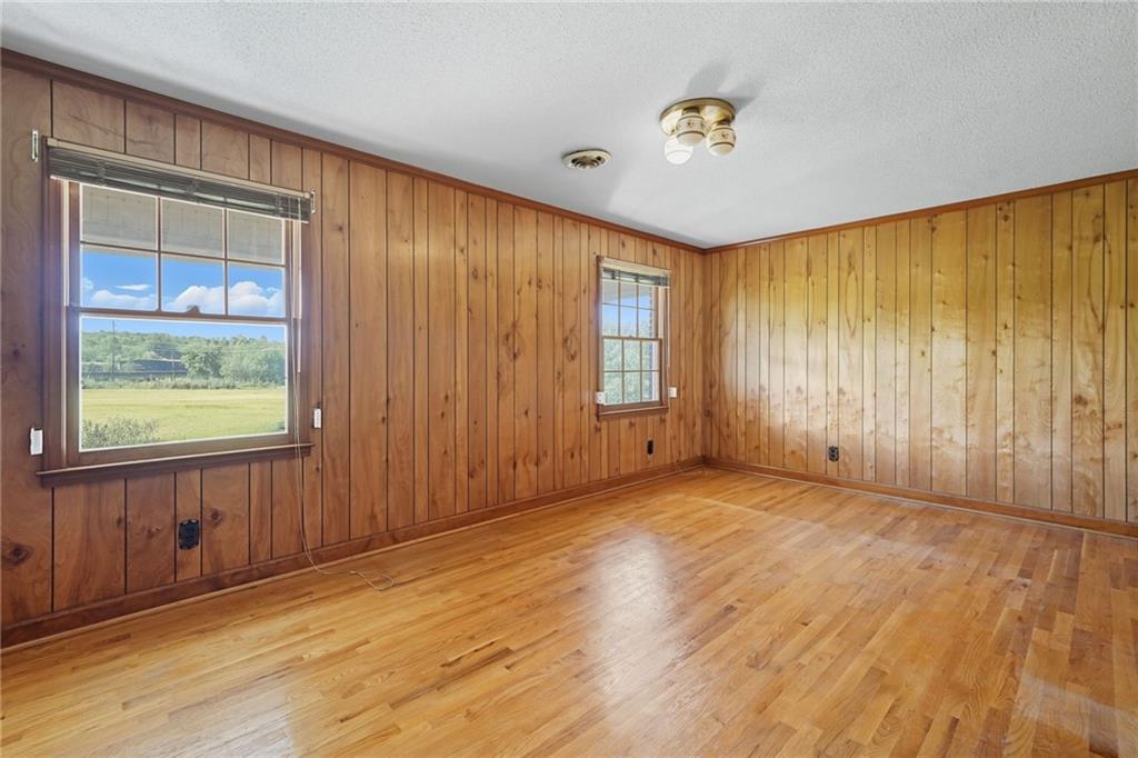 195 River St, Ellijay, GA, 30540, USA, 4 Bedrooms Bedrooms, ,4 BathroomsBathrooms,Residential,Active,195 River St,7723741