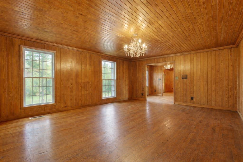 195 River St, Ellijay, GA, 30540, USA, 4 Bedrooms Bedrooms, ,4 BathroomsBathrooms,Residential,Active,195 River St,7723741