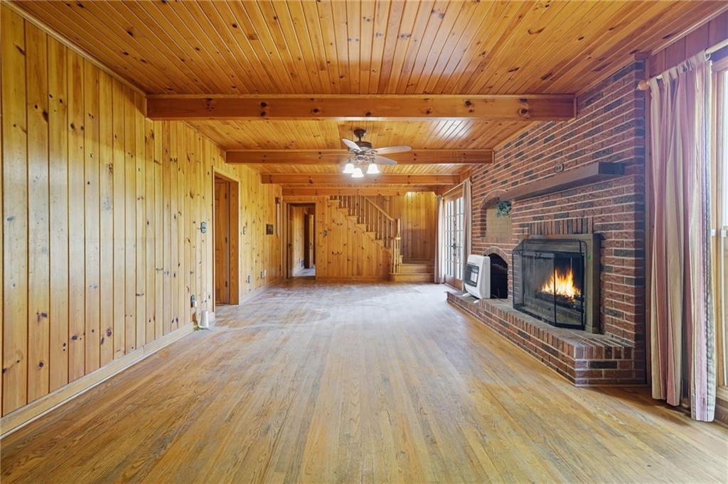 195 River St, Ellijay, GA, 30540, USA, 4 Bedrooms Bedrooms, ,4 BathroomsBathrooms,Residential,Active,195 River St,7723741