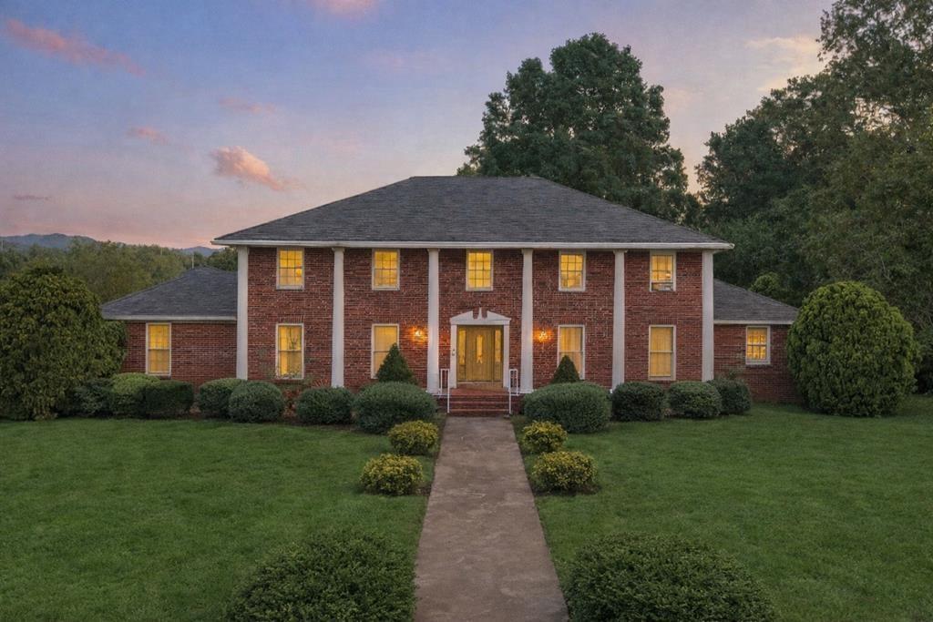195 River St, Ellijay, GA, 30540, USA, 4 Bedrooms Bedrooms, ,4 BathroomsBathrooms,Residential,Active,195 River St,7723741