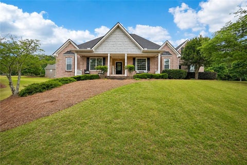 Homes For Sale - 807 Kennedy Court<br/> Loganville, GA 30052