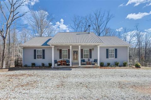 A home in Gillsville