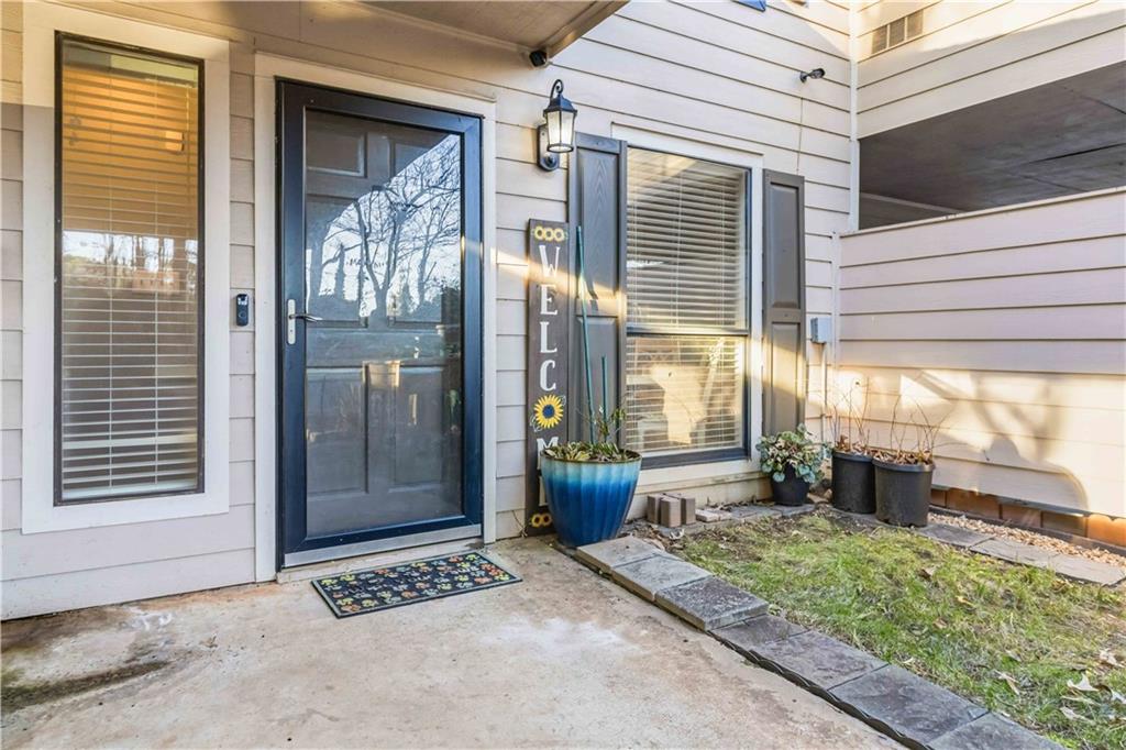 4872 Twin Lakes Trail