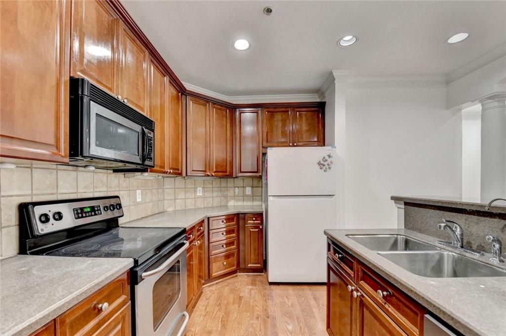 2202 Stratford Commons