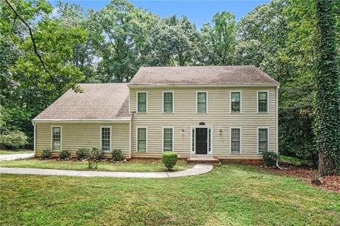 Homes For Sale - 3884 Hunting Ridge Drive<br/> Lilburn, GA 30047