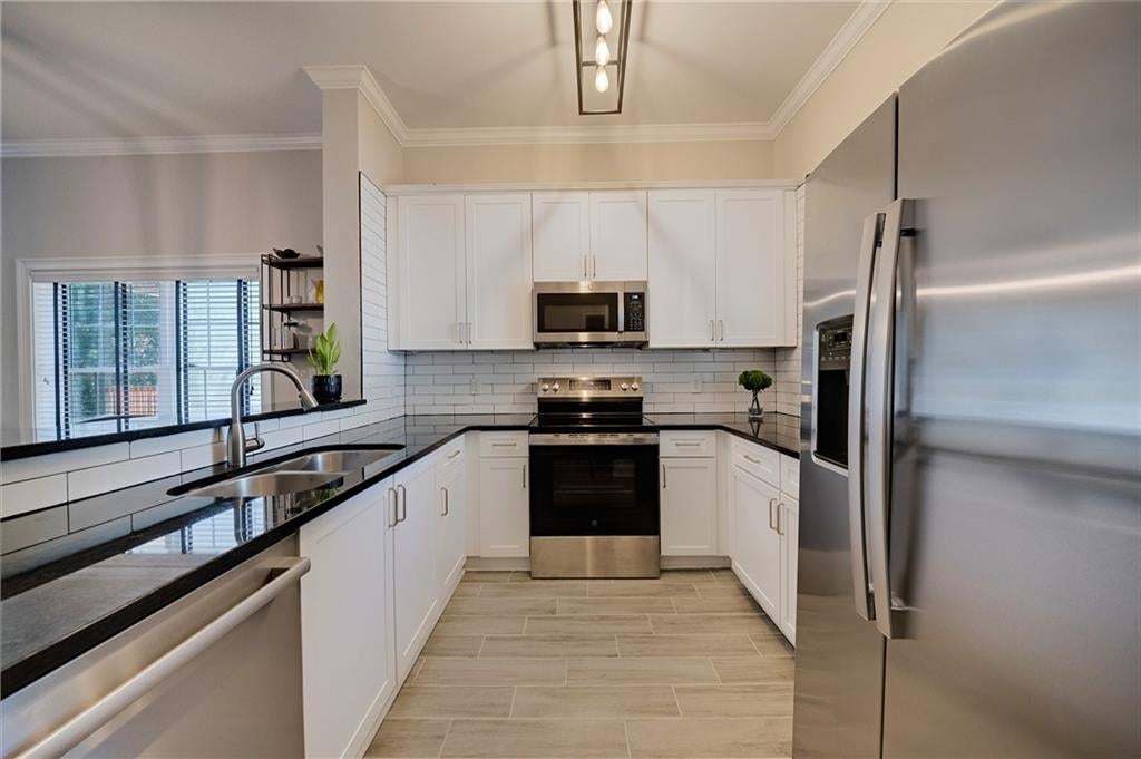 1635 Briarcliff Road NE 11