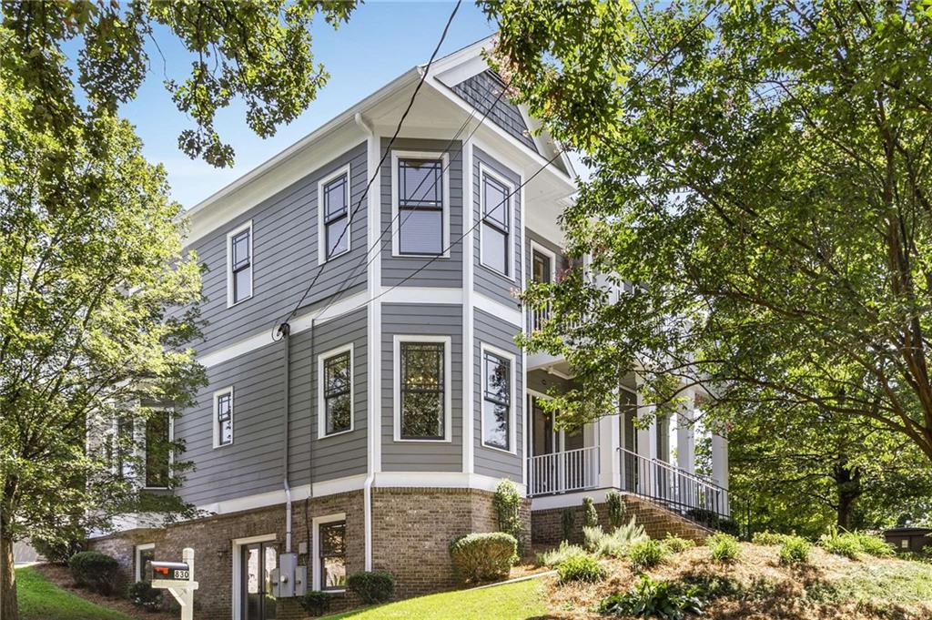 830 Oakview Road