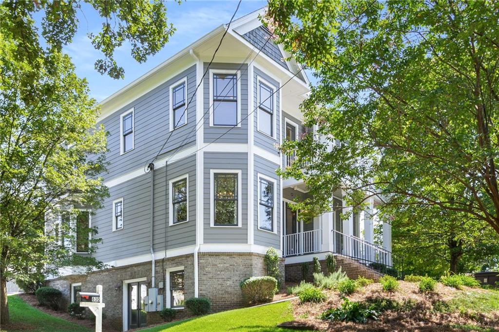 830 Oakview Road