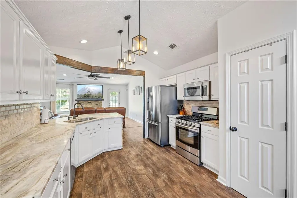 Gainesville, Georgia 30506, United States, 3 Bedrooms Bedrooms, ,2 BathroomsBathrooms,Residential,Coming Soon,175191