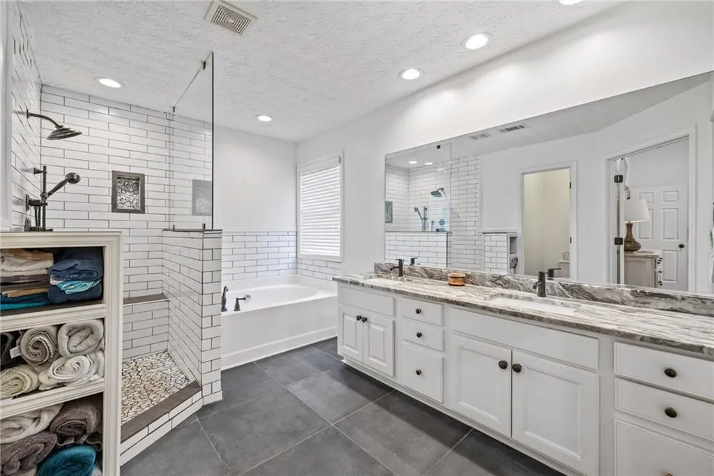 Gainesville, Georgia 30506, United States, 3 Bedrooms Bedrooms, ,2 BathroomsBathrooms,Residential,Coming Soon,175191