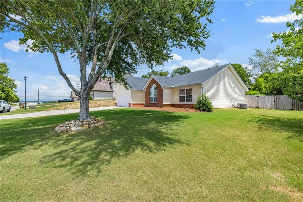 Gainesville, Georgia 30506, United States, 3 Bedrooms Bedrooms, ,2 BathroomsBathrooms,Residential,Coming Soon,175191