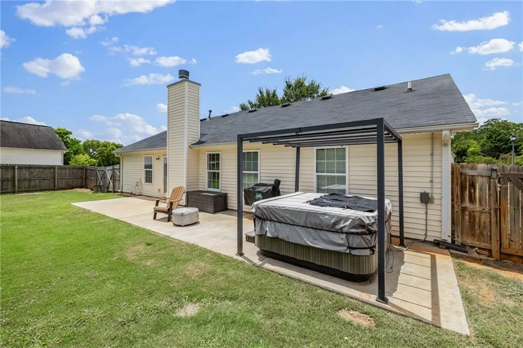 Gainesville, Georgia 30506, United States, 3 Bedrooms Bedrooms, ,2 BathroomsBathrooms,Residential,Coming Soon,175191