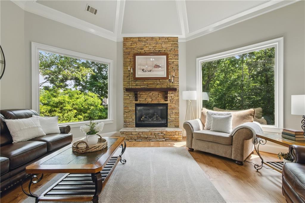 648 Dogwood Way