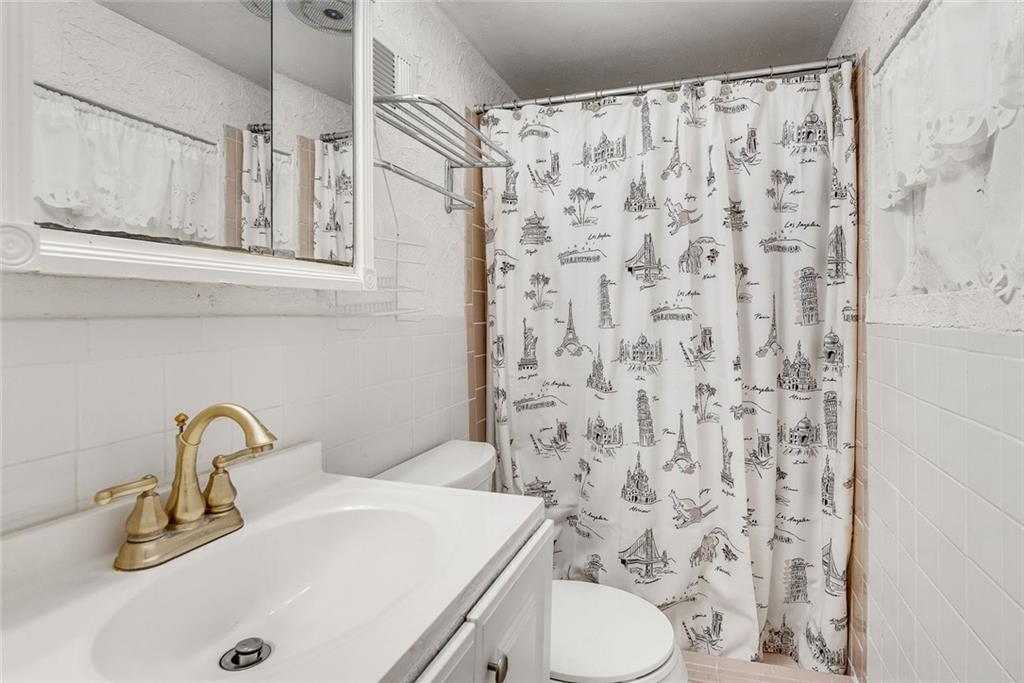 3990 Admiral Drive, Chamblee, Georgia image 33