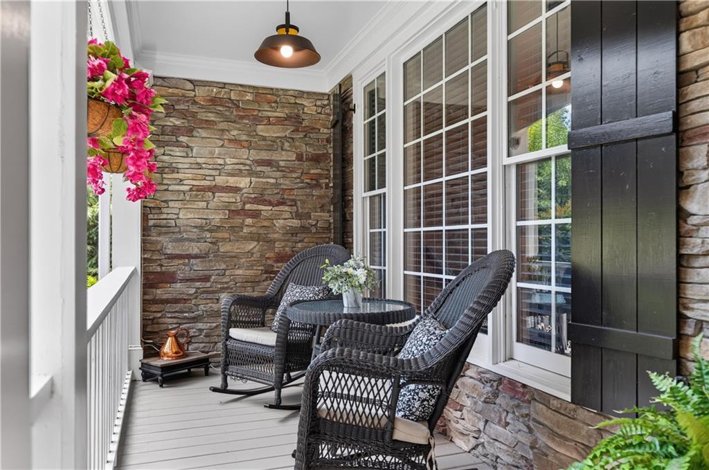 203 N Ridge View Court