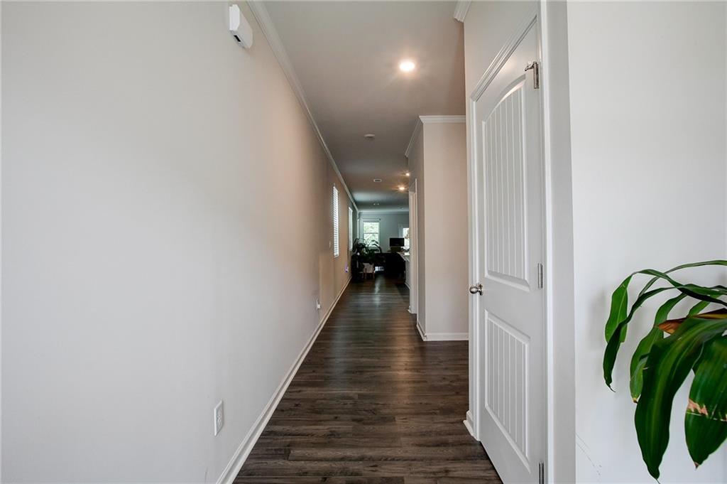 5112 Tulip Square