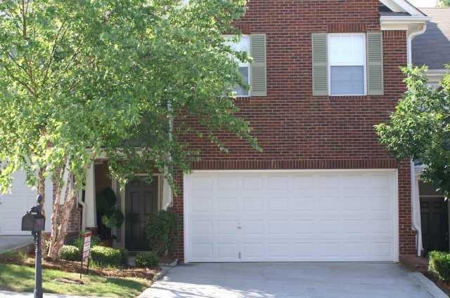 NORTH GWINNETT SCHOOL DISTRICT IN SUWANEE. NICE TOWNHOME IN QUIET COMMUNITY. SPACIOUS 3 BEDROOM 2.5 BATH WITH LARGE LIVING AREA. KITCHEN IS DARK CHERRY STAINS WITH DARK COUNTERTOPS. VIEW FROM KITCHEN TO LIVING SPACE AND FIREPLACE. OVERSIZED MASTER BEDROOM WITH SPACIOUS SECONDARY BEDROOMS. DOUBLE VANITY, SEPARATE TUB/SHOWER, WALK IN CLOSETS. SO MANY FEATURES FOR THIS LARGE TOWNHOME