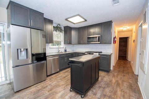 Homes For Sale - 6200 Fieldcrest Drive<br/> Morrow, GA 30260