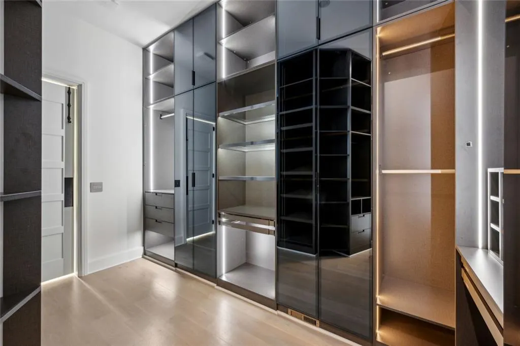 Sandy Springs, Georgia 30327, United States, 7 Bedrooms Bedrooms, ,10 BathroomsBathrooms,Residential,Coming Soon,163520