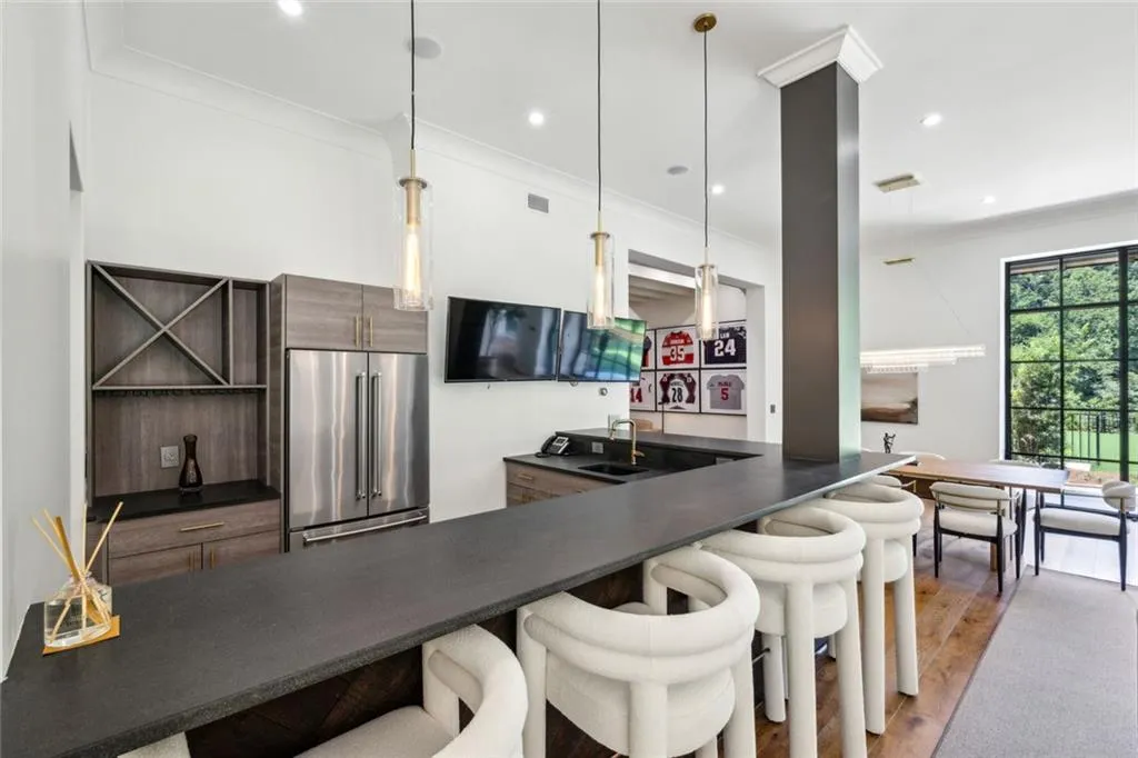 Sandy Springs, Georgia 30327, United States, 7 Bedrooms Bedrooms, ,10 BathroomsBathrooms,Residential,Coming Soon,163520