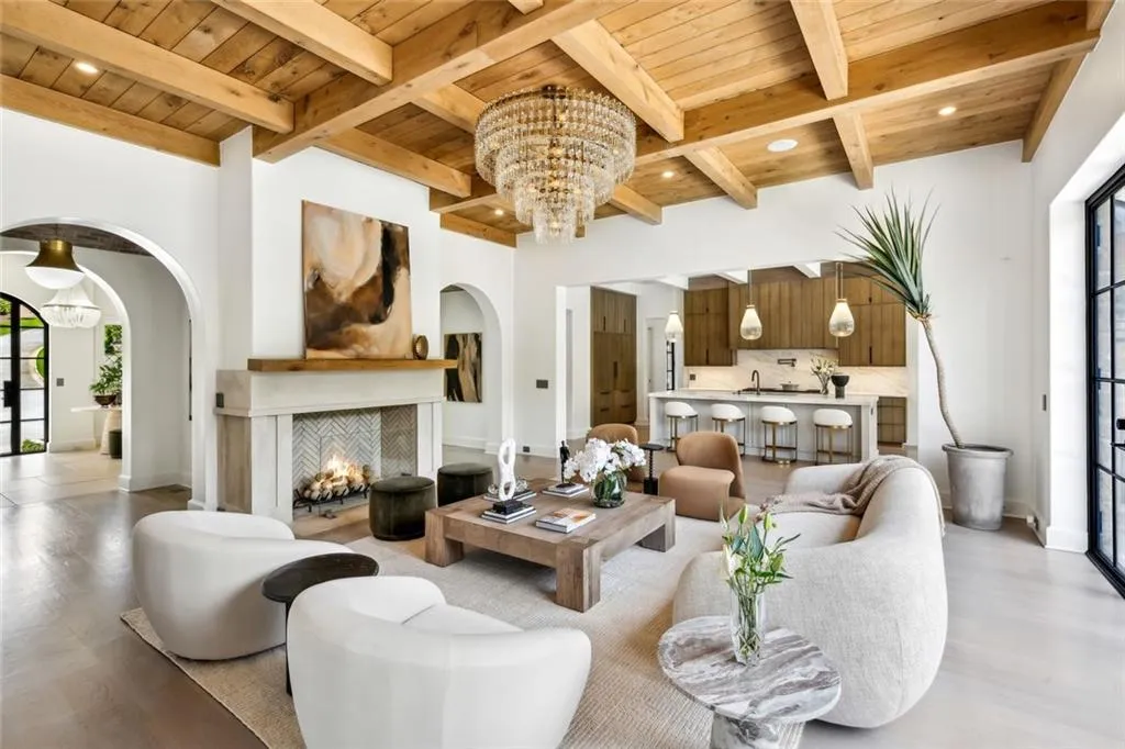 Sandy Springs, Georgia 30327, United States, 7 Bedrooms Bedrooms, ,10 BathroomsBathrooms,Residential,Coming Soon,163520