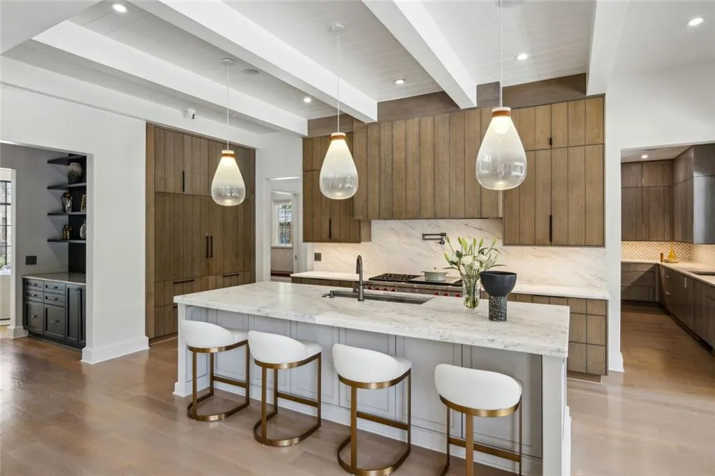 Sandy Springs, Georgia 30327, United States, 7 Bedrooms Bedrooms, ,10 BathroomsBathrooms,Residential,Coming Soon,163520