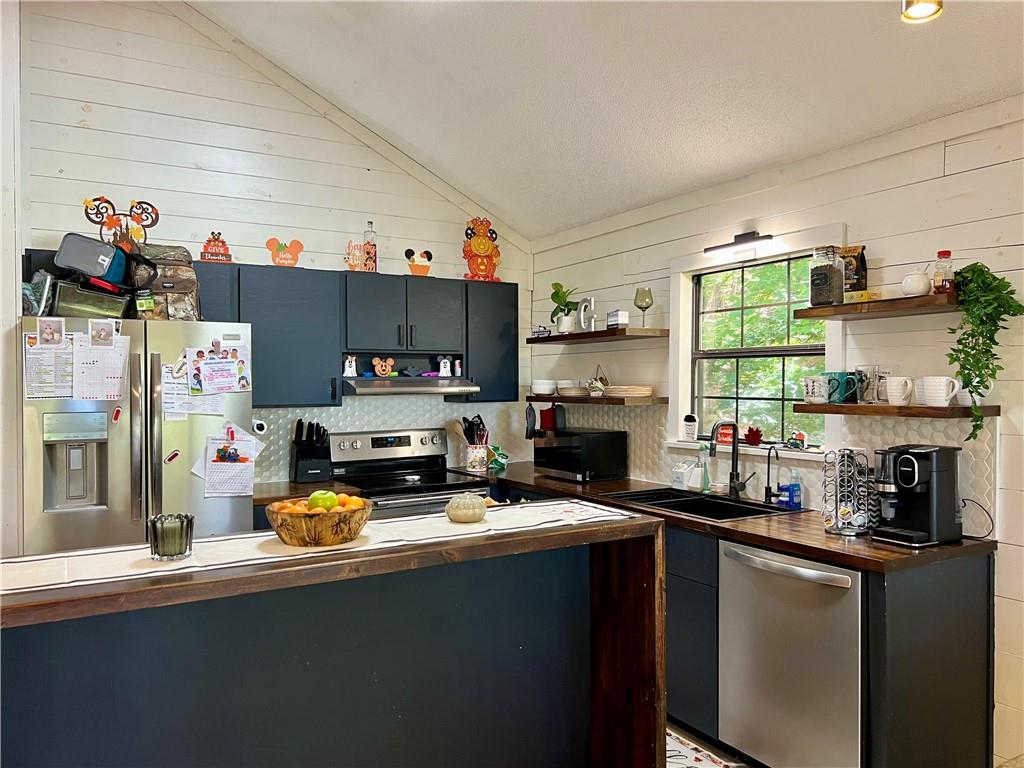 174 Sassafras Mountain Trail