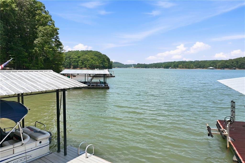 6995 Lakeside Place