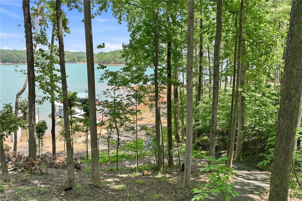6995 Lakeside Place