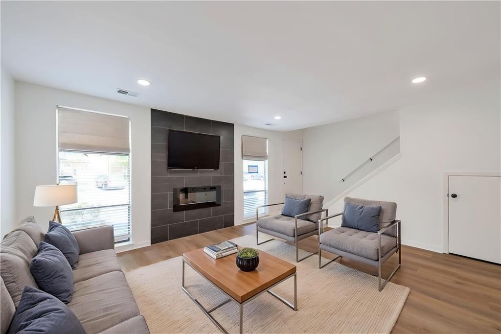 1079 Riverbend Club Drive SE