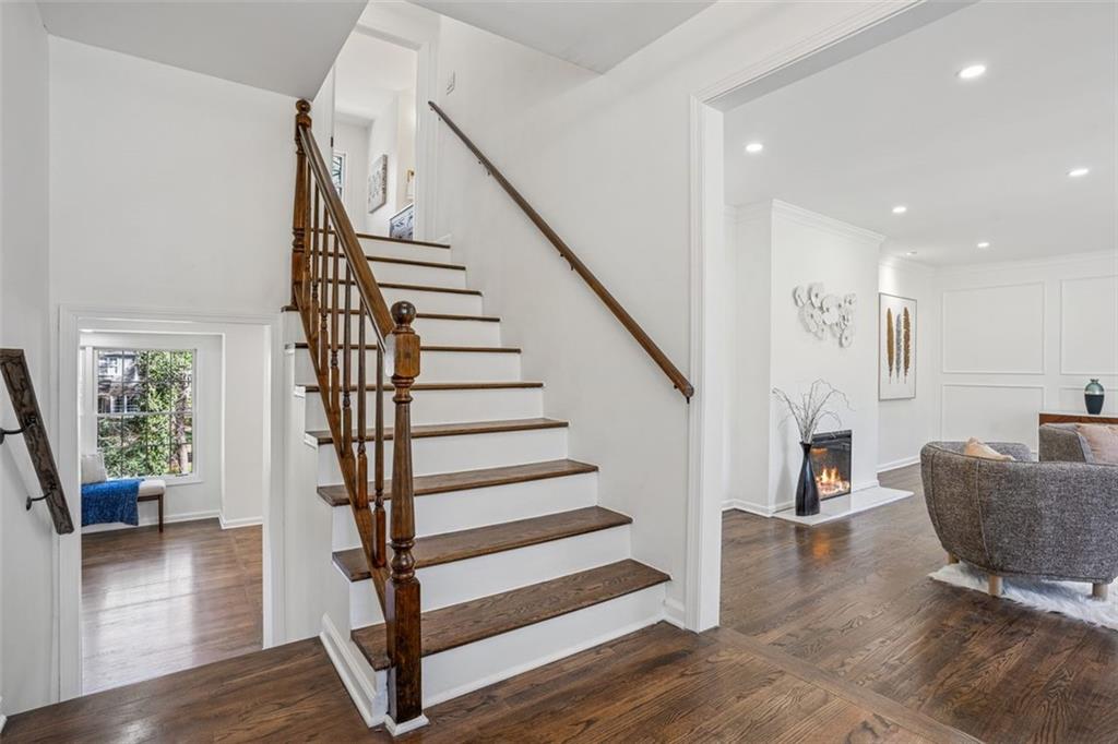 335 AMBERIDGE Trail NW