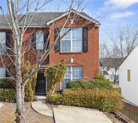 Townhouse For Sale - 5547 Strathmoor Manor Circle<br/> Lithonia, GA 30058