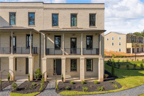 Townhouse For Sale - 1011 Creekside Lane<br/> Cumming, GA 30040