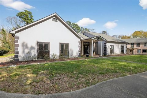 Homes For Sale - 2320 Copper Trail Lane<br/> Buford, GA 30519