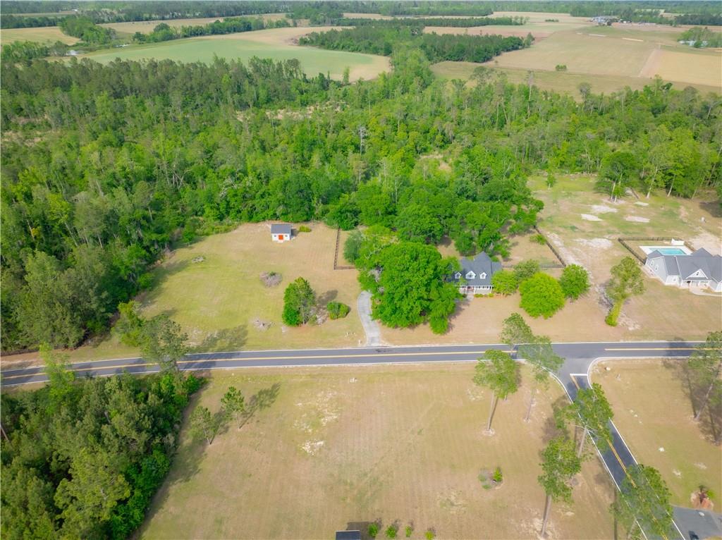 687 Mallard Pointe Drive