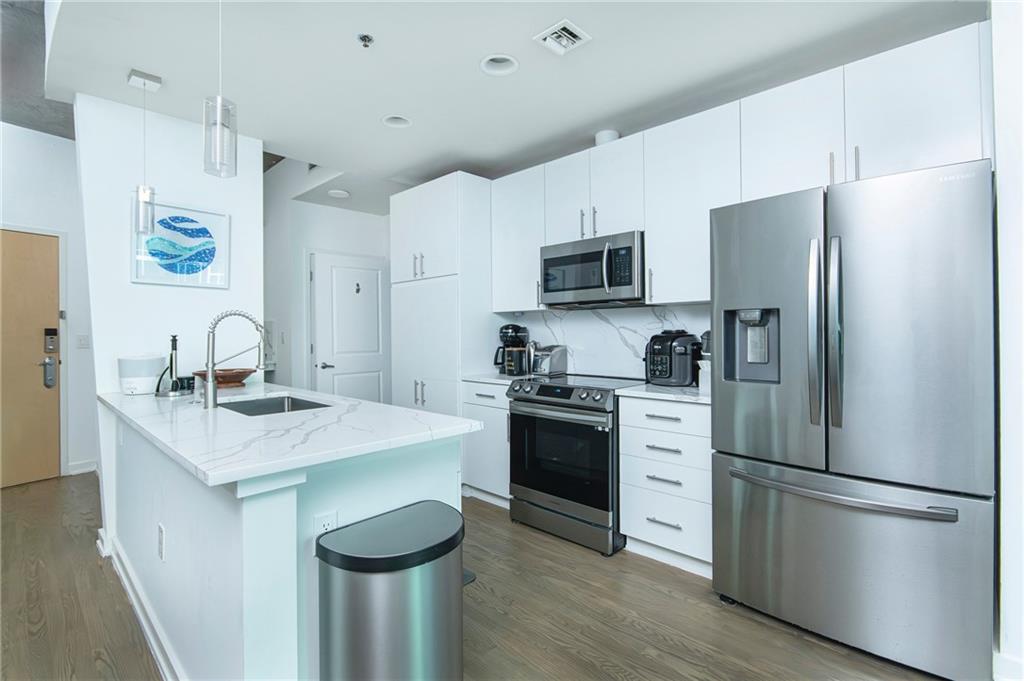 943 Peachtree Street NE 802