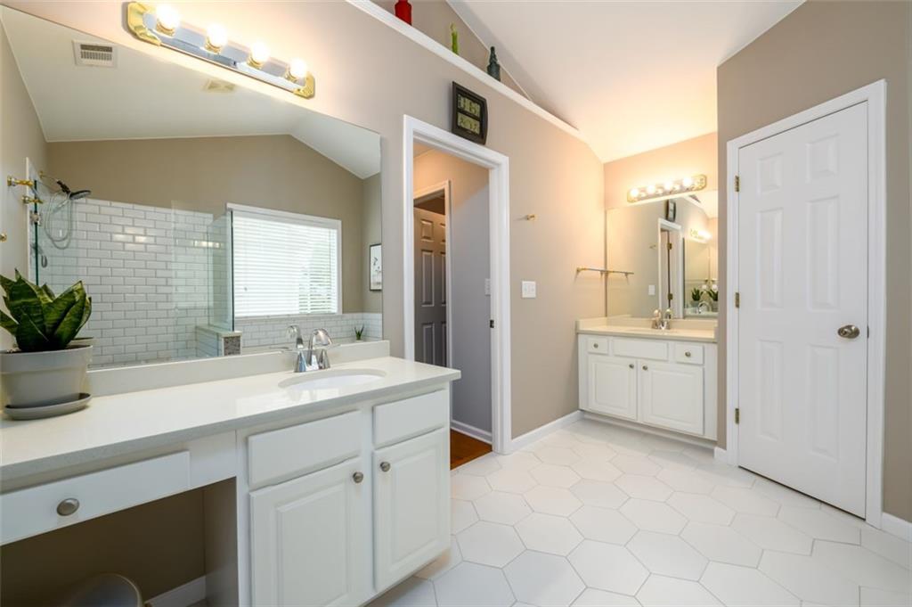 4015 Embassy Way, Lilburn, Georgia image 28